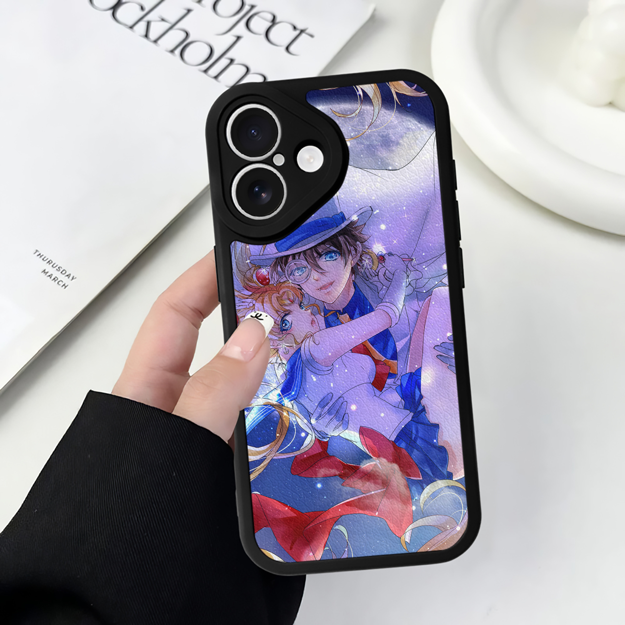 （画像用） 美少女戦士セーラームーン Sailor Moon 【iPhone 16シリーズ対応】シリコンスマホケース（レザー調） 材質：シリコン